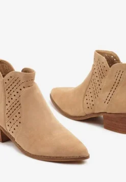 Ciemnobeżowe Botki Kowbojki Vices na Słupku z Ażurową Cholewką Selahra