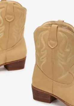 Ciemnobeżowe Botki Kowbojki z Haftem i Szpiczastym Noskiem Morumina