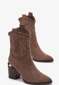 Ciemnobeżowe Botki Kowbojki na Słupku z Przeszyciami Lindatora
