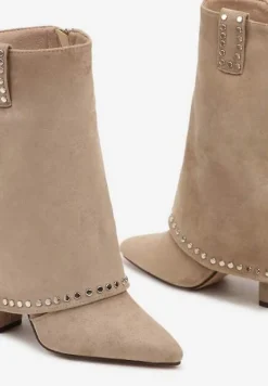 Ciemnobeżowe Botki Kowbojki na Słupku z Nitami na Podwiniętej Cholewce Vaimi