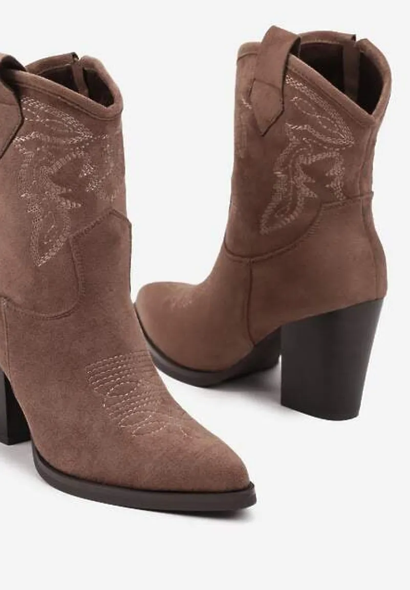 Ciemnobeżowe Botki Kowbojki na Słupku Ozdobione Przeszyciami Veriianne