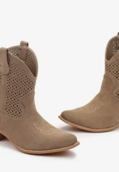 Ciemnobeżowe Botki Kowbojki na Słupku z Ekoskóry z Ażurowym Zdobieniem Clovera