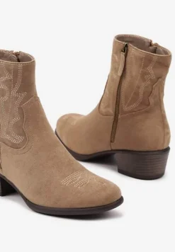 Ciemnobeżowe Botki Kowbojki z Delikatnym Haftem na Słupku Malwida