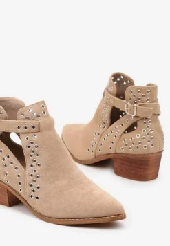 Ciemnobeżowe Botki Kowbojki na Słupku Ozdobione Nitami i Wycięciem Eleawena