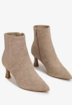 Ciemnobeżowe Botki na Niskim Obcasie ze Szpiczastym Noskiem Rila