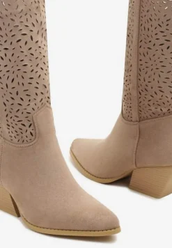 Ciemnobeżowe Botki na Stożku w Stylu Kowbojek Fonarilla