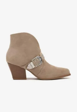 Ciemnobeżowe Botki na Słupku w Stylu Kowbojek z Ozdobnym Paskiem i Cyrkoniami Timola