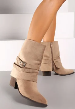 Ciemnobeżowe Botki na Słupku z Klamrą i Wywiniętą Cholewką Nevelorae