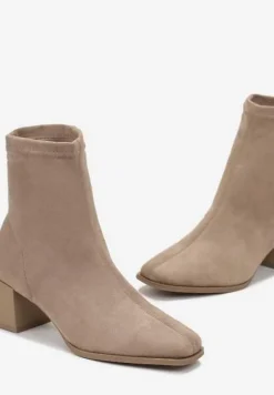 Ciemnobeżowe Botki na Słupku z Kwadratowym Noskiem Jozelinetta