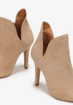 Ciemnobeżowe Botki na Szpilce z Wyciętym Bokiem Legu