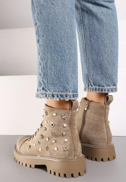 Ciemnobeżowe Botki Typu Traperki z Ćwiekami i Tłoczoną Podeszwą Mialisa