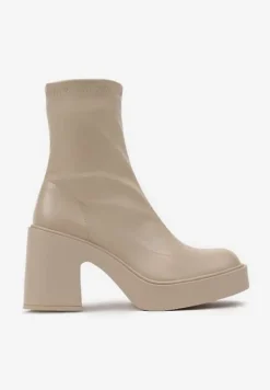 Ciemnobeżowe Botki z Dopasowaną Cholewką na Słupku i Platformie Russona