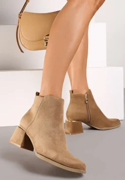 Ciemnobeżowe Botki z Ekozamszu na Niskim Obcasie Zdobionym Metaliczną Wstawką Brievia