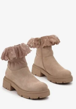 Ciemnobeżowe Botki z Haftowaną Koronką Evoria