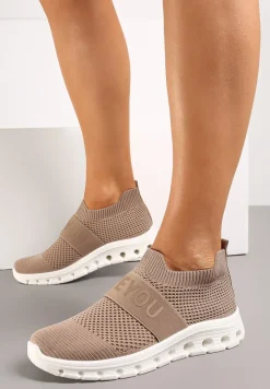 Ciemnobeżowe Buty Sportowe z Napisem LOVE i Elastyczną Cholewką Alaissa