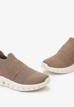 Ciemnobeżowe Buty Sportowe z Napisem LOVE i Elastyczną Cholewką Alaissa