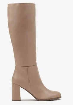 Ciemnobeżowe Casualowe Kozaki na Słupku Zindelina