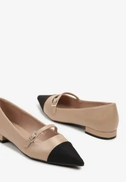 Ciemnobeżowe Czółenka na Płaskiej Podeszwie Wykończone Ozdobnym Paskiem Naviona