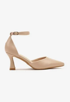 Ciemnobeżowe Czółenka Vices na Klepsydrze z Noskiem w Szpic i Klamerką Nusithia