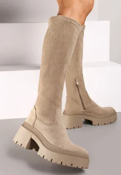 Ciemnobeżowe Długie Kozaki z Elastyczną Cholewką na Grubej Tłoczonej Podeszwie Hantrine