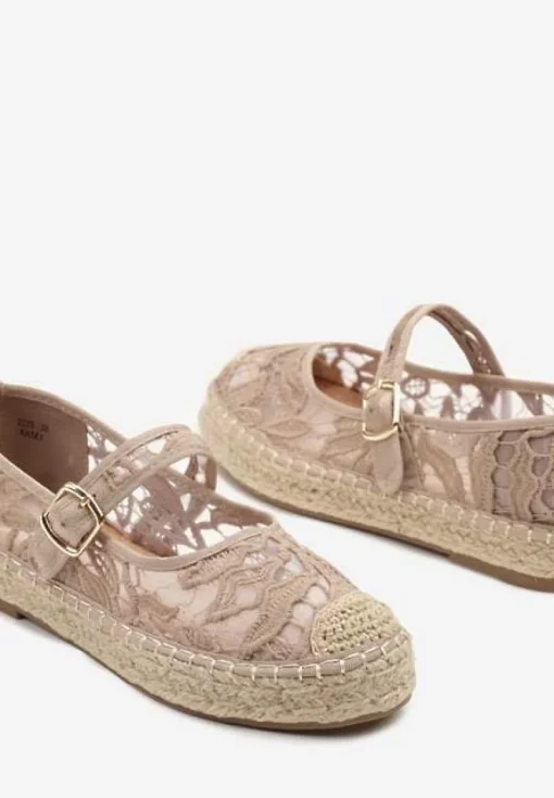 Ciemnobeżowe Espadryle na Plecionej Podeszwie z Paskiem i Koronkową Cholewką Tatonia