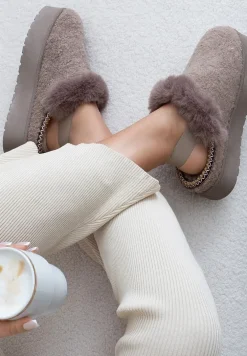 Ciemnobeżowe Futerkowe Śniegowce na Grubej Podeszwie z Gumką na Pięcie Sosena