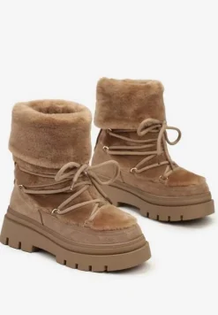 Ciemnobeżowe Futerkowe Śniegowce Sznurowane z Wywiniętą Cholewką i Tłoczoną Podeszwą Sagizelle