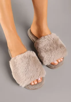 Ciemnobeżowe Kapcie Futrzane Vices z Szerokim Paskiem Selaenor