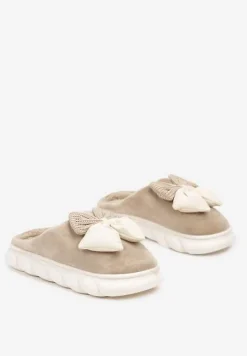Ciemnobeżowe Kapcie na Płaskiej Podeszwie z Futerkiem i Kokardą Dezilaine