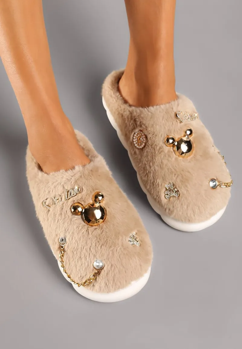 Ciemnobeżowe Kapcie na Płaskiej Podeszwie z Futerkiem Ozdobione Łańcuszkiem i Cyrkoniami Reanivia