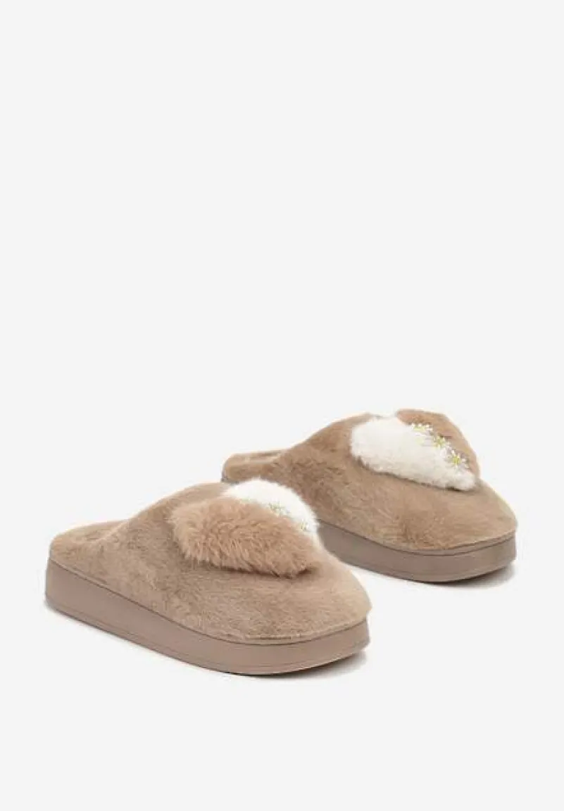 Ciemnobeżowe Kapcie na Platformie Ozdobione Cyrkoniami i Serduszkiem Laonaya