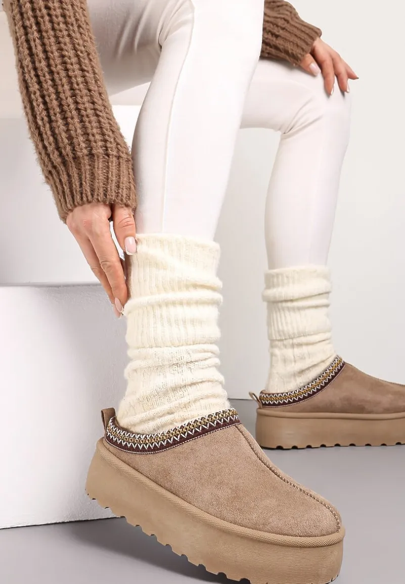 Ciemnobeżowe Kapcie na Platformie z Imitacji Zamszu i Ozdobnym Szwem Irida