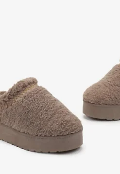 Ciemnobeżowe Kapcie na Platformie z Ozdobną Lamówką Topora