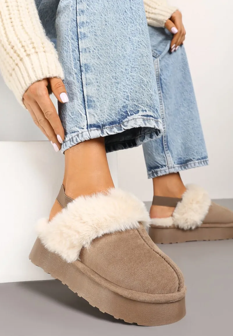 Ciemnobeżowe Kapcie w Stylu Śniegowców z Paskiem i Futerkiem Vortiella