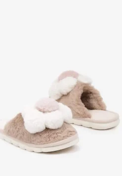 Ciemnobeżowe Kapcie z Futerkiem i Ozdobną Kwiatową Aplikacją Neallith