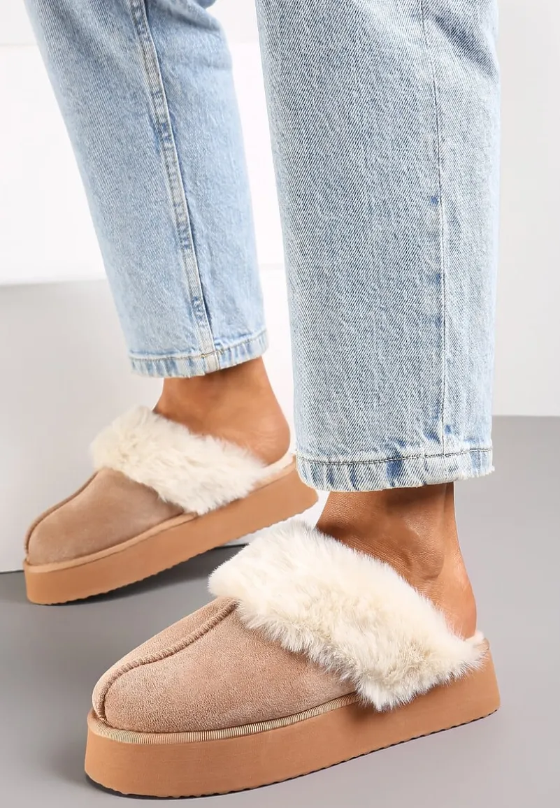 Ciemnobeżowe Kapcie z Imitacji Zamszu na Platformie z Futerkiem i Pionowym Przeszyciem Silvara
