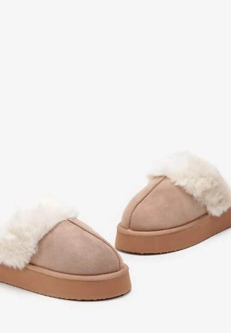 Ciemnobeżowe Kapcie z Imitacji Zamszu na Platformie z Futerkiem i Pionowym Przeszyciem Silvara