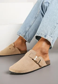 Ciemnobeżowe Klapki Chodaki Ozdobione Paskami z Klamrami Silamia