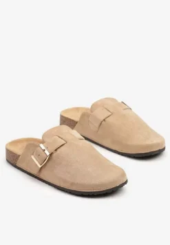 Ciemnobeżowe Klapki Chodaki Ozdobione Paskami z Klamrami Silamia