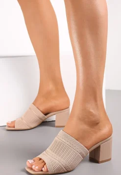 Ciemnobeżowe Klapki na Niskim Słupku z Szerokim Paskiem i Odkrytym Noskiem Katheryn