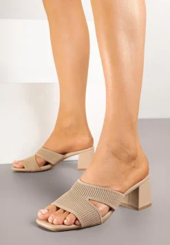 Ciemnobeżowe Klapki na Obcasie z Elastycznym Paskiem z Wycięciami Inarica