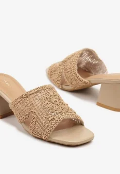 Ciemnobeżowe Klapki Vices na Słupku Ozdobione Plecionką i Wycięciami Desmaris