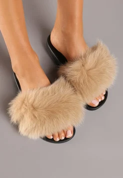 Ciemnobeżowe Klapki z Futrem Turtlefeather