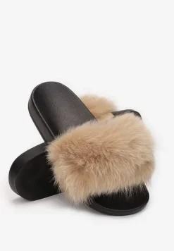 Ciemnobeżowe Klapki z Futrem Turtlefeather