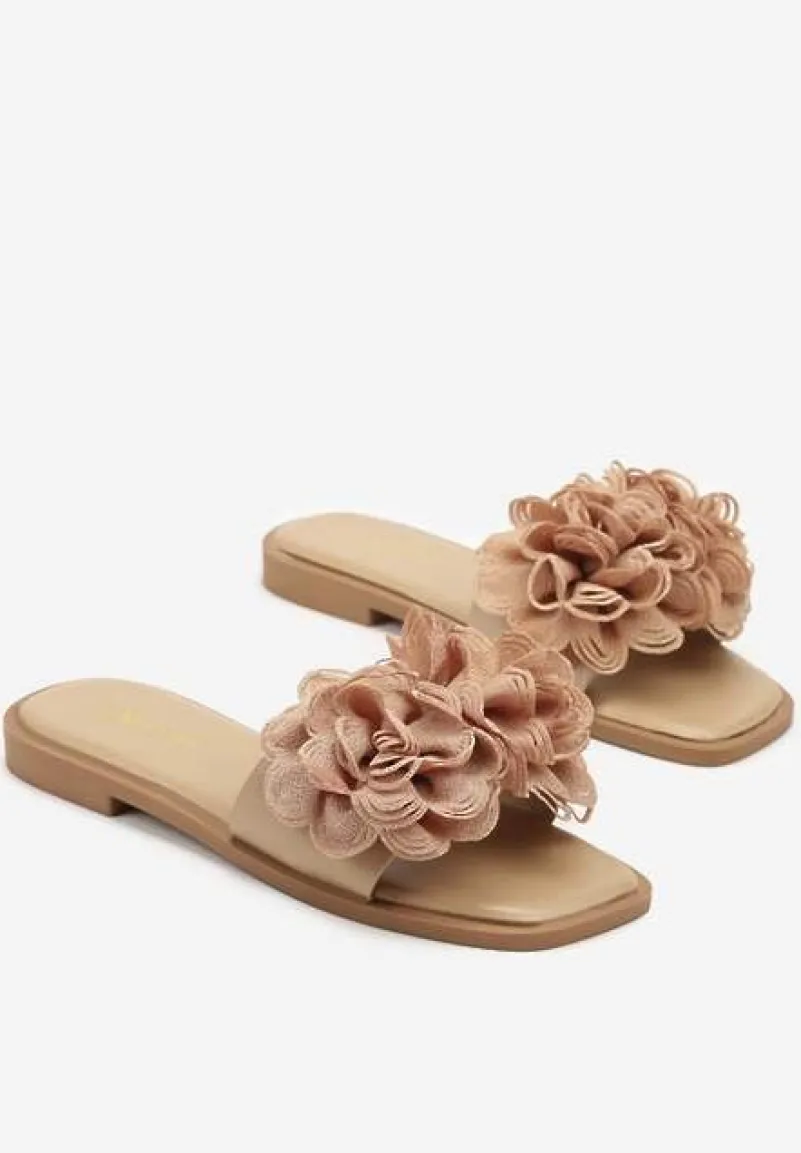 Ciemnobeżowe Klapki z Kwiatami 3D Fevionne