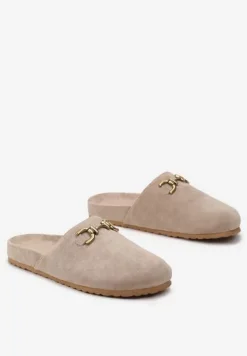 Ciemnobeżowe Klapki z Ozdobną Klamerką z Imitacji Zamszu Glussia