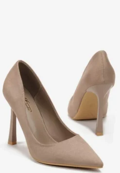 Ciemnobeżowe Klasyczne Szpilki z Imitacji Skóry ze Szpiczastymi Noskami Vionara