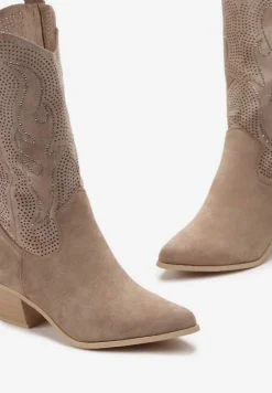 Ciemnobeżowe Kozaki Kowbojki na Słupku ze Szpiczastym Noskiem Helil