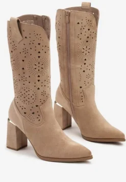 Ciemnobeżowe Kozaki Kowbojki na Słupku z Ażurowym Zdobieniem Navstha