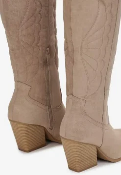 Ciemnobeżowe Kozaki Kowbojki z Haftem na Stożkowym Obcasie Virve